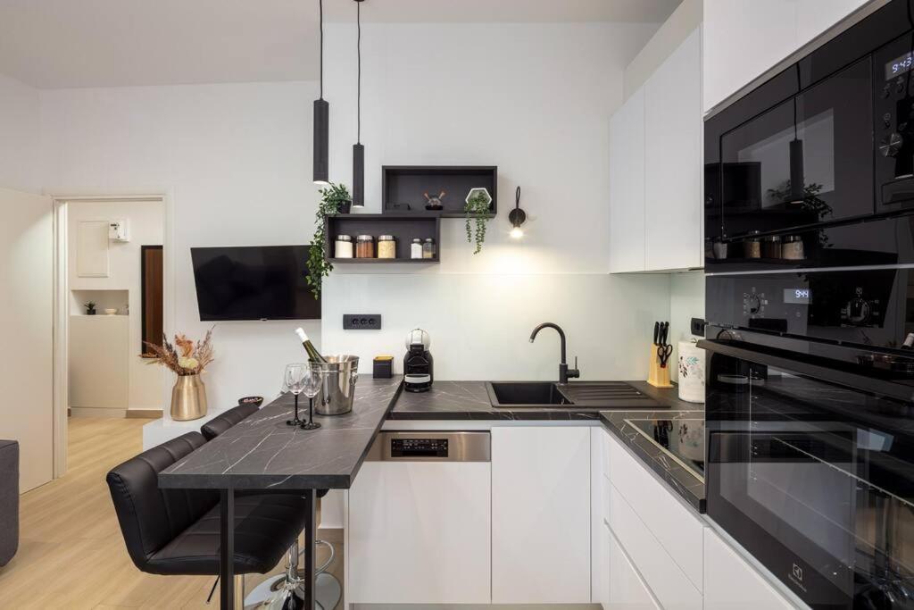 Apartman Drago 4* - 2 Minutes From The Town Centre Сплит Экстерьер фото